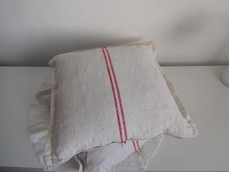 Vankúše menšie , vačšie, podlhovasté,, 