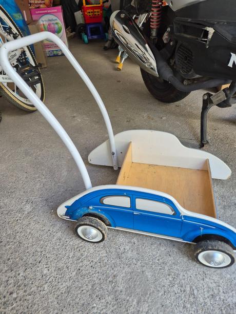 Hape chodítko beetle walker modrý,