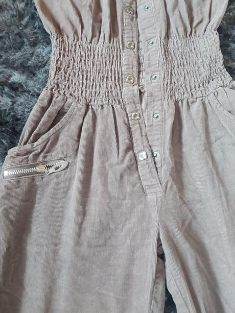 Dievčenský overal, 116