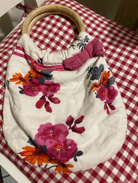 Kabelka monsoon, monsoon