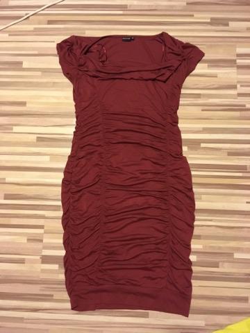 Priliehavé šaty, 34