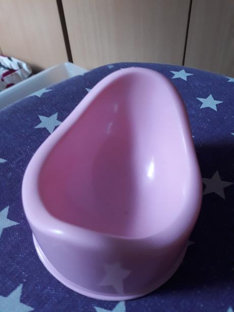 Bábika s nočníkom,