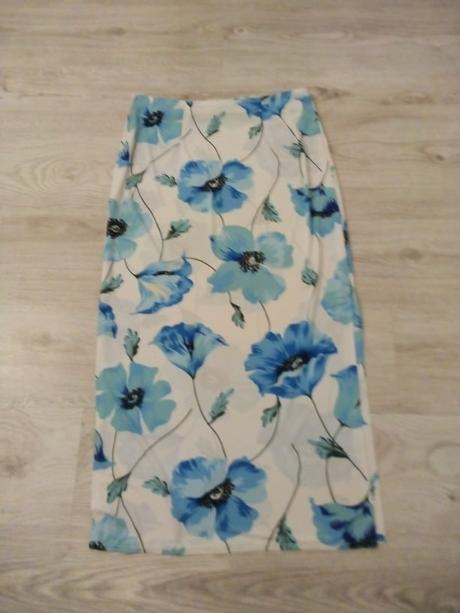 Damska kvetovana sukna, m