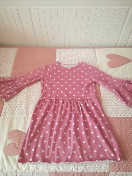 Dievčenské šatičky, 128