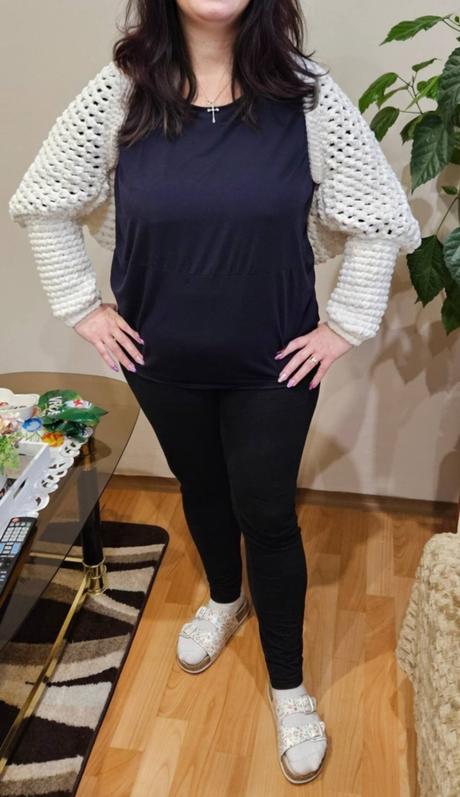 Predám handmade hačkované čiapky, deky, oblečenie, <50