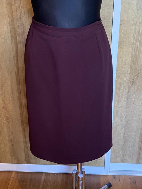 Dámska bordová sukňa, 42