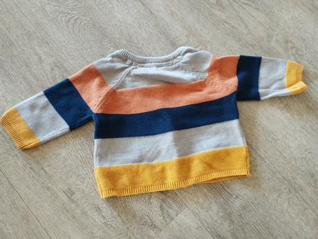 Svetrík s gombíkmi, ergee,56