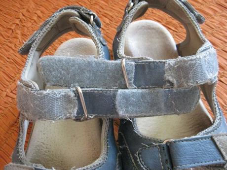 Sandálky, baťa,32