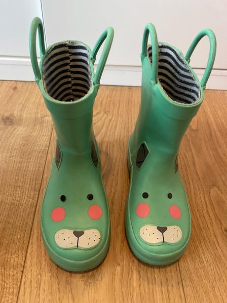 Gumaky next, next,25