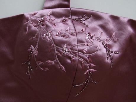 Spoločenské šaty, 42