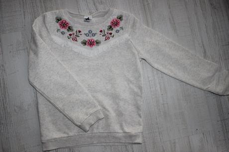 Mikinka v.128, palomino,128