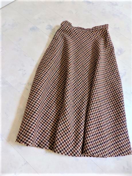 Hrubá zvonová teplá sukňa, m