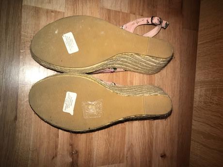 Kvetinové sandále, 39