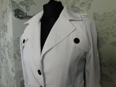 Luxusny damsky strečovy blejzer/kabatik, s