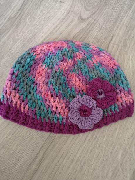 Čiapka s kvetmi, 110