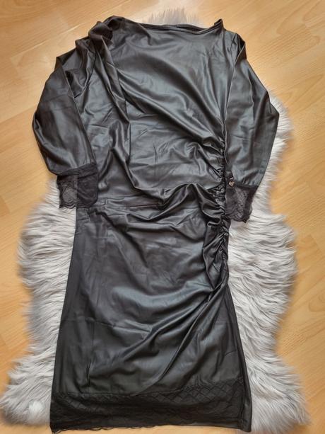 Dámske šaty amnesia, 