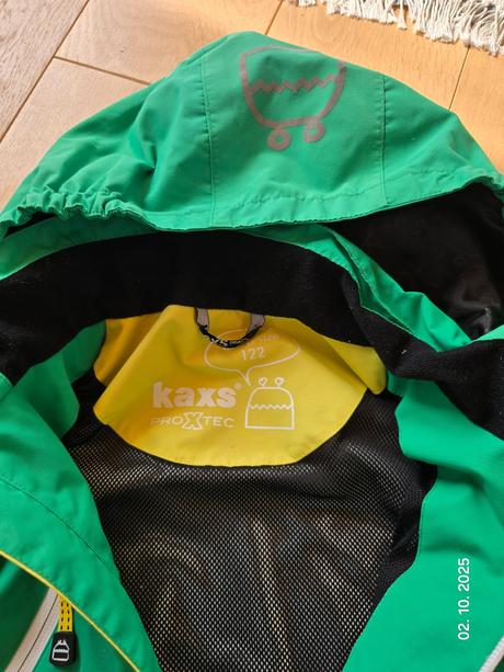 Pekna outdoorova bunda/vetrovka, 122