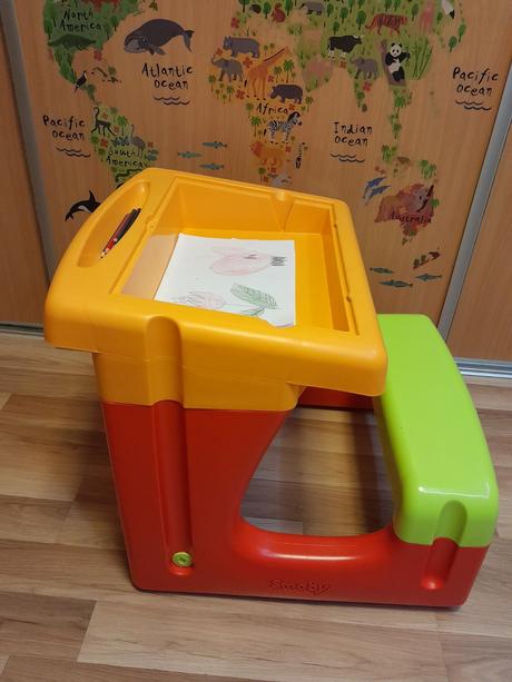 Smoby plastový stolík s lavicou, 