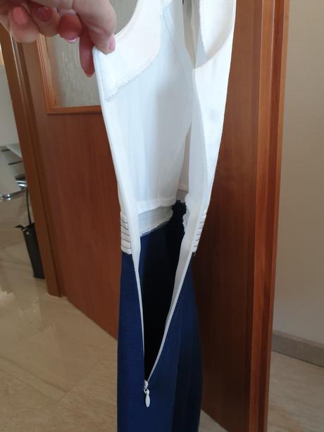 Tmavomodré slávnostné šaty, 40