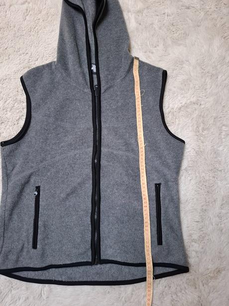Flisova vesta, m