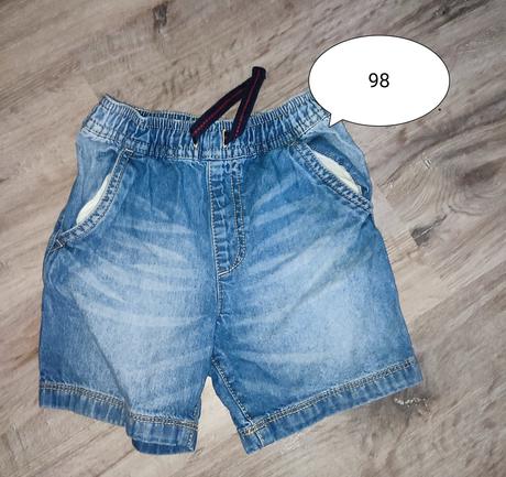 Šortky, 98