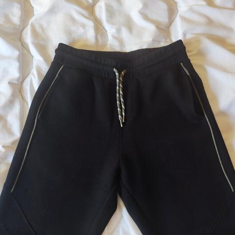 Tepláky kiabi veľ 146/152 čierne, 146