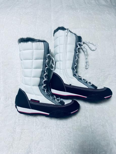 Biele snehule s kožušinkou zn. skechers originál, skechers,38 / 39