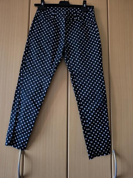 Tmavomodré nohavice, s