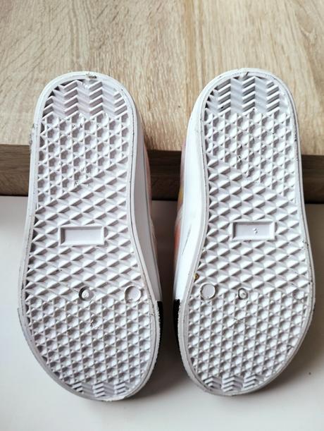 Plátenky 24/25, reserved,24