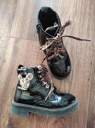 Lakované vyteplene čižmy, 28