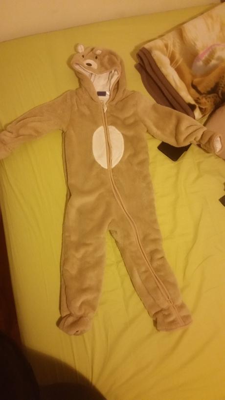 Overal macko, lupilu,92