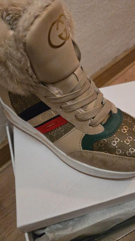 Nove zateplene tenisky, 37