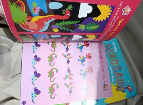 Dinosaurus vymaľovánka s nálepkami, 