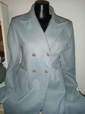 Bledo modry kabát, l