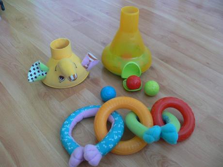 Edukacna skladacia pyramída s hudbou a loptičkami, 