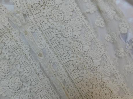 Velmi pekna kvalitna čipkovana bluzka, 42