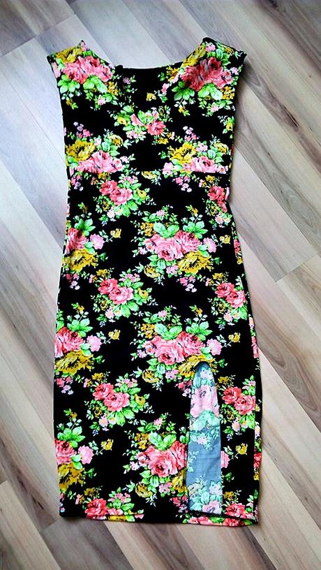 Raz oblečené šaty, xs