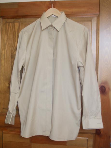 Dámska nenosena košeľa, 40