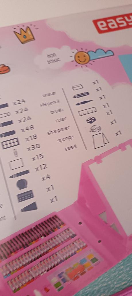 Obrovský kufrík s množstvom farbičiek,fixiek,