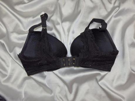 Kvalitná čierna podprsenka, 60d