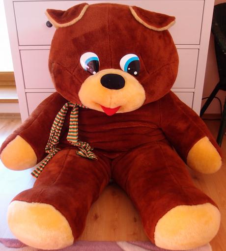 Obrovský plyšový medveď, 