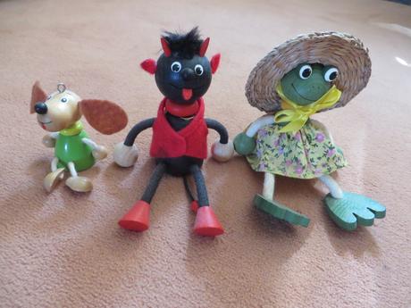 Drevené hračky na zavesenie - žabka, psík, 