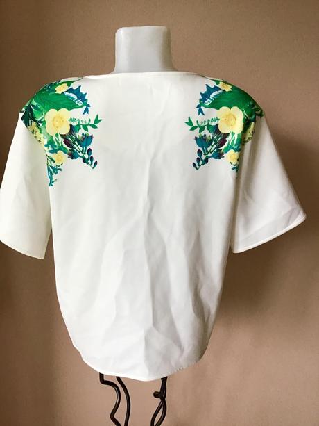 Prekrasny top s koralkami /79a, next,40 / 42