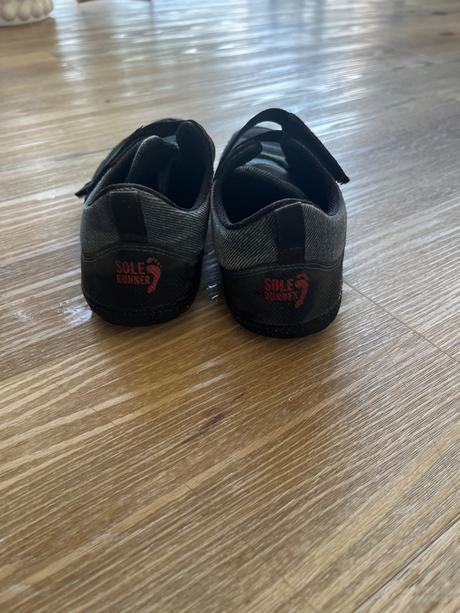 Sole runner, sole runner,34