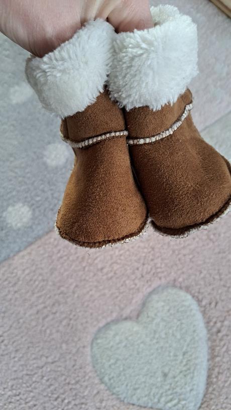 Capačky-čižmičky, 