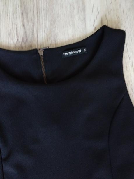 Prestrihnute saty s, terranova,s