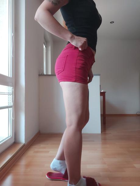 Červené šortky., m