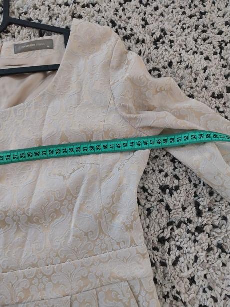 Spoločenské šaty, 40