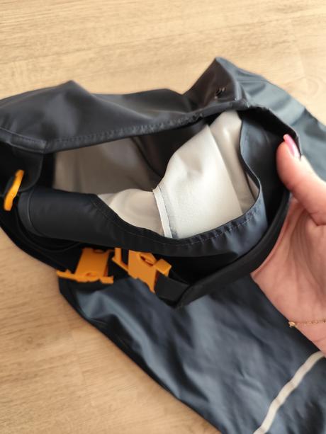 Nohavice do dažďa, lupilu,98