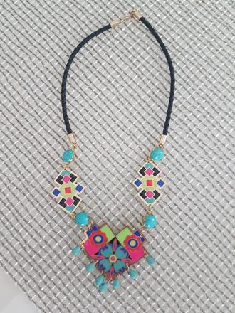 Zaujímavý náhrdelník,